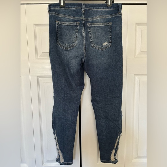 FP sz 31 distressed jeans - Picture 2 of 4